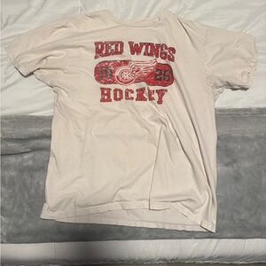 Red Wings Hockey Graphic Tee - Cream/Red
